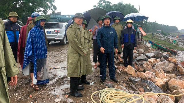 Bí thư huyện trần tình họp trước bão bị Chủ tịch tỉnh phê bình