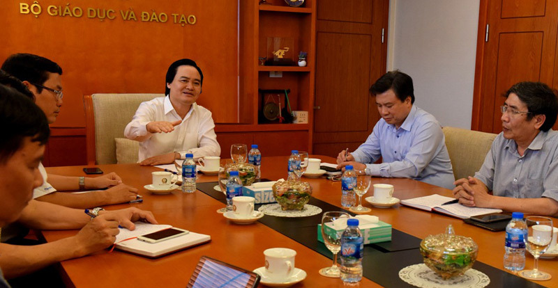 Bộ trưởng Phùng Xuân Nhạ: