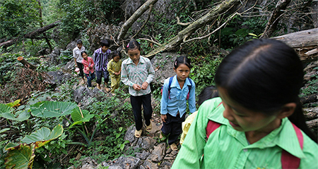 Gian lận thi cử ở Hà Giang, nơi có những đứa trẻ nhịn đói đi tìm cái chữ