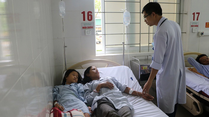 Hà Tĩnh: Ăn nấm lạ, 4 người trong 1 gia đình nhập viện