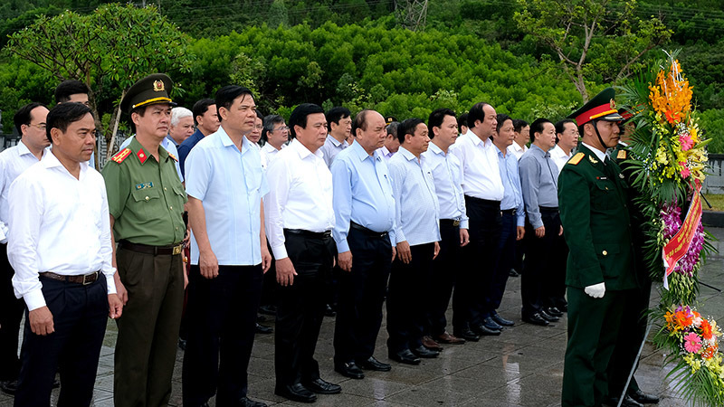 Thủ tướng dâng hương tại Khu di tích Tổng bí thư Hà Huy Tập