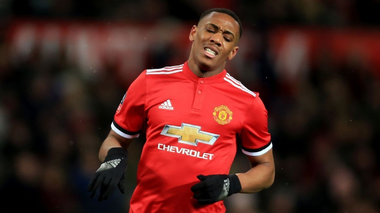 Chelsea gây rối MU: 'Bố già' Sarri và điệp vụ Martial