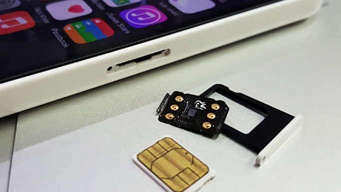 iPhone khóa mạng 'hô biến' thành máy quốc tế, không cần SIM ghép ở Việt Nam