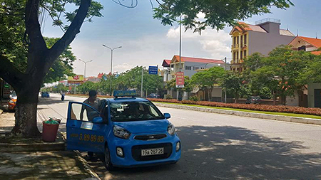 2 tên cướp biến mất trước sự bao vây của cả trăm người