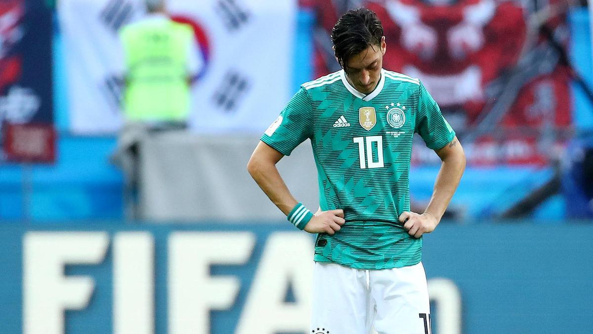 Mesut Ozil rời tuyển Đức: Lời oán trách của tình yêu