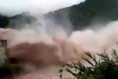 Vỡ đập thủy điện tại Lào, hàng trăm người chết và mất tích