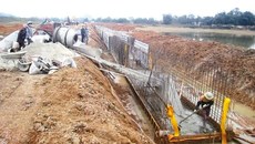 Bốn lần gia hạn dự án vẫn chậm tiến độ: Sở bất lực kêu khó lên bộ