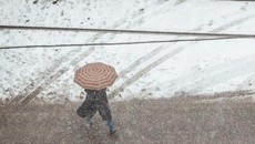 Tuyết bất thường phủ kín thành phố của Nga ngay giữa mùa hè Tuyết bất thường phủ kín thành phố của Nga ngay giữa mùa hè