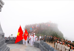 Lễ thượng cờ thiêng liêng trên đỉnh Fansipan
