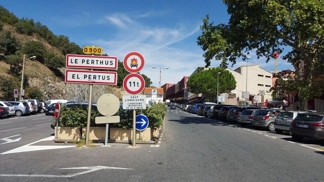 Làng giàu 'nứt đố đổ vách' nhờ... dịch vụ trông xe ô tô kiếm hơn 21 tỷ/năm