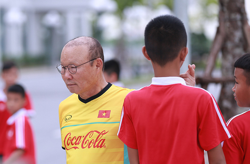 Olympic Việt Nam đá phạt góc như tuyển Anh ở World Cup