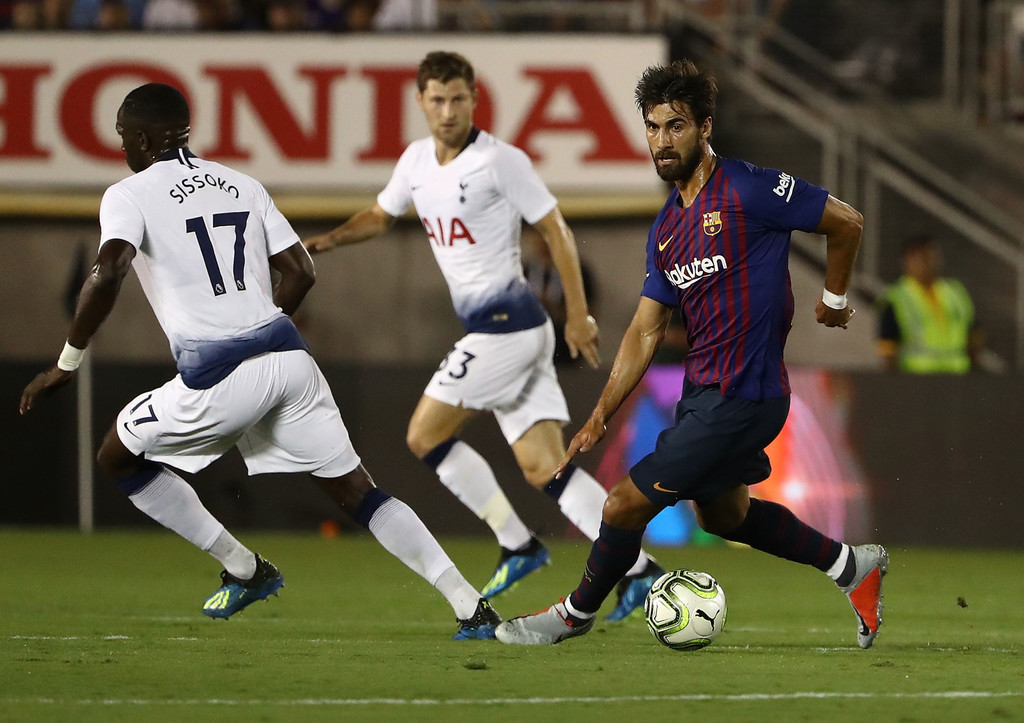 Vắng Messi, Barca hạ Tottenham sau màn 