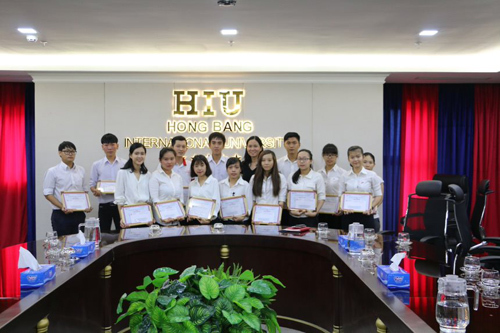 20 tỷ đồng học bổng cho tân sinh viên HIU