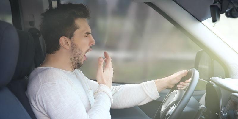 Chống buồn ngủ khi lái ô tô đêm: Mẹo truyền miệng của cánh tài xế