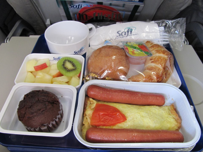 Bữa ăn trên máy bay khiến hành khách hoảng sợ