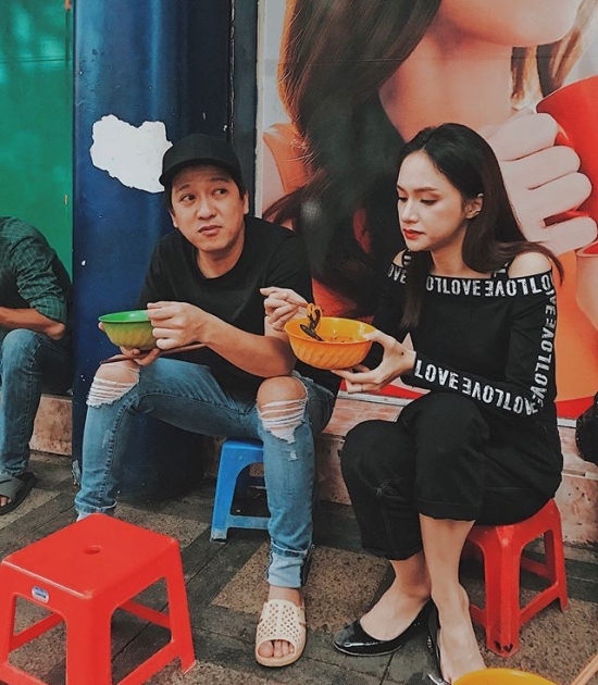 {title} Trường Giang đi dép tổ ong đi ăn vỉa hè với Hương Giang Idol
