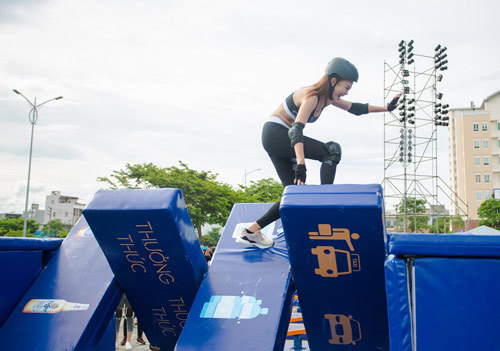 mau thuy trong thu thach