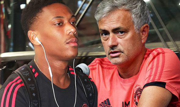 MU phạt lương, tống cổ Martial, Chelsea nhận tin sét đánh