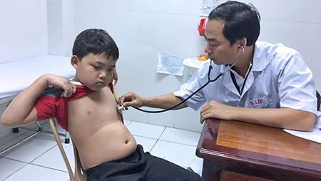 Mang trái tim lỗi nhịp, cậu bé cần 80 triệu đồng cứu nguy