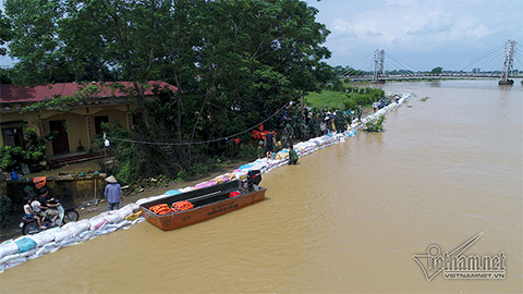 Lụt ở Chương Mỹ: Hà Nội tính kè đê sông Bùi bằng bê tông cốt thép