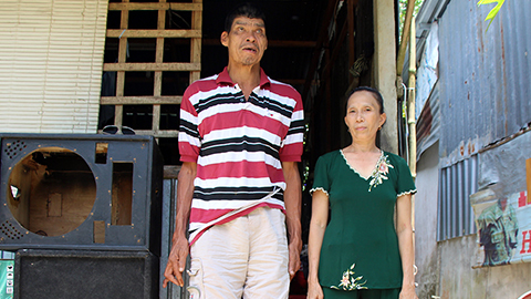 Lai lịch bí ẩn của 'dị nhân' khổng lồ cao hơn 2m ở miền Tây