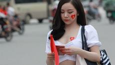 Hot girl “ngủ gật” đốt cháy mọi ánh nhìn, cổ vũ U23 Việt Nam