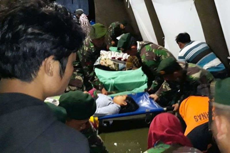 Hình ảnh tang thương sau động đất ở Indonesia