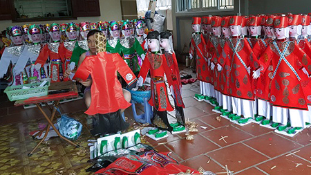 Nữ đại gia chi bộn tiền mua 'chân dài' đốt cho chồng ở cõi âm