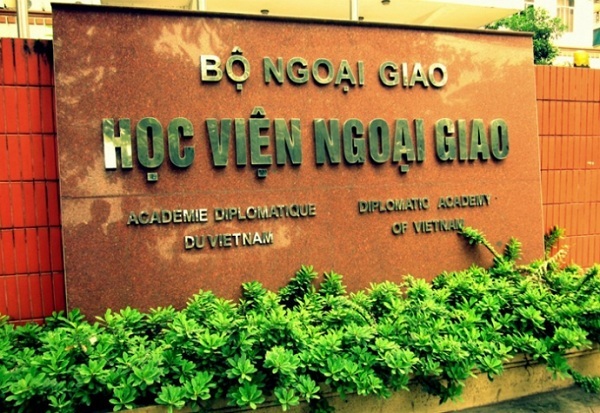 Điểm trúng tuyển vào Học viện Ngoại giao từ 21,95