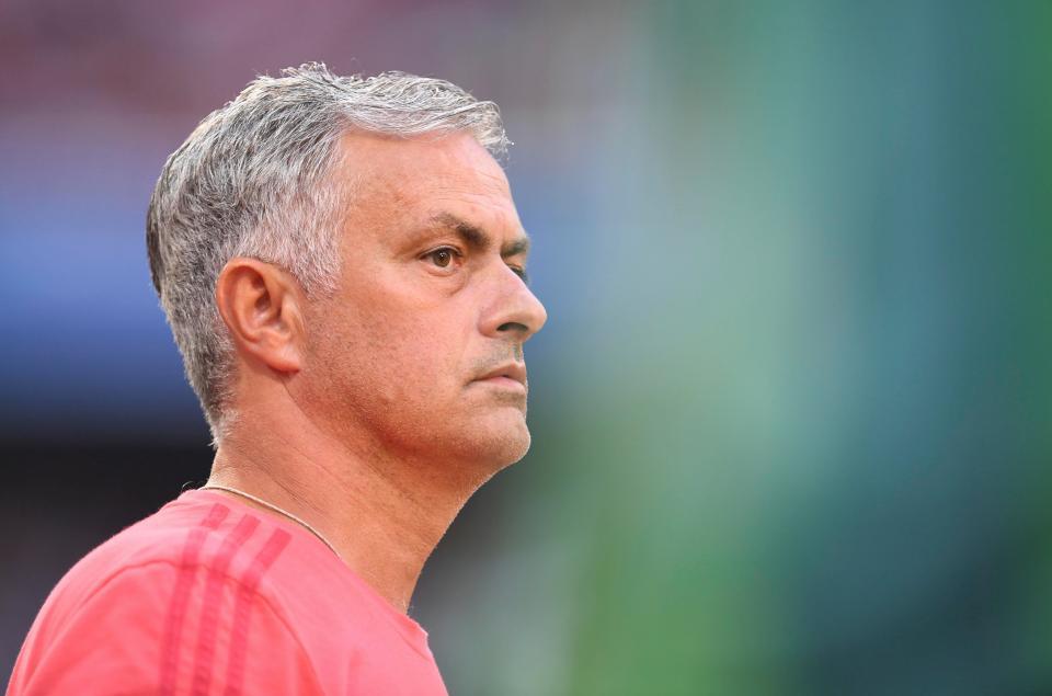 Mourinho lại than thở: 
