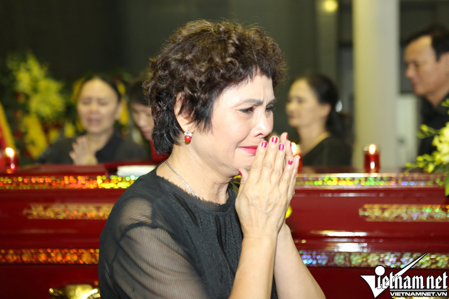 'Thị Nở' Đức Lưu cùng dàn sao Việt nức nở tiễn biệt 'Chí Phèo' Bùi Cường 'Thị Nở' Đức Lưu cùng dàn sao Việt nức nở tiễn biệt 'Chí Phèo' Bùi Cường