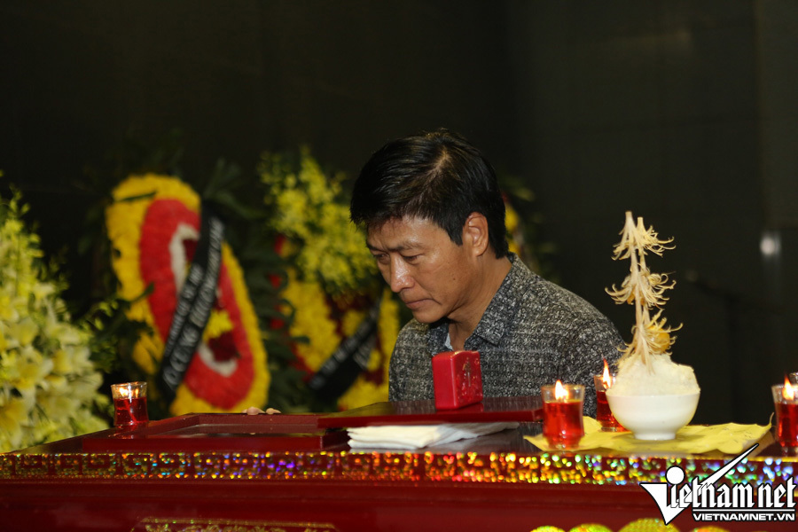 'Thị Nở' Đức Lưu cùng dàn sao Việt nức nở tiễn biệt 'Chí Phèo' Bùi Cường 'Thị Nở' Đức Lưu cùng dàn sao Việt nức nở tiễn biệt 'Chí Phèo' Bùi Cường