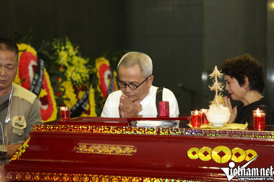 'Thị Nở' Đức Lưu cùng dàn sao Việt nức nở tiễn biệt 'Chí Phèo' Bùi Cường 'Thị Nở' Đức Lưu cùng dàn sao Việt nức nở tiễn biệt 'Chí Phèo' Bùi Cường