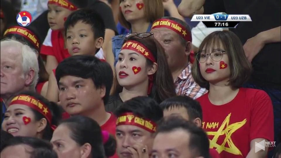 {title} 'Hot girl World Cup' gây chú ý trong trận U23 Việt Nam - Uzbekistan