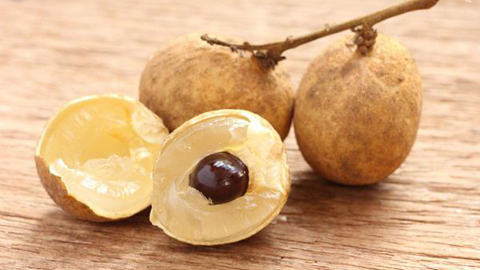 Từ vụ suýt mất mạng vì ăn nhãn, chuyên gia cảnh báo những nguy hiểm cần tránh khi ăn