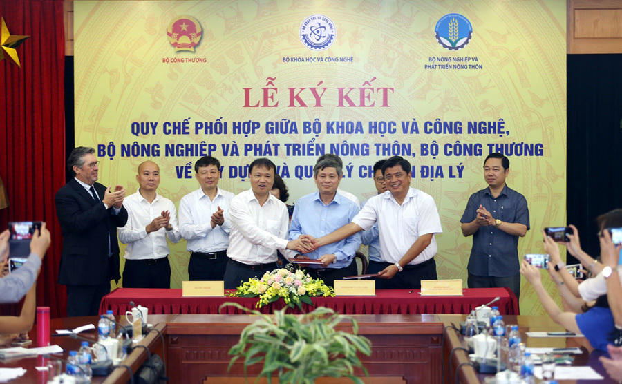 Ký kết quy chế xây dựng và quản lý chỉ dẫn địa lý Việt Nam