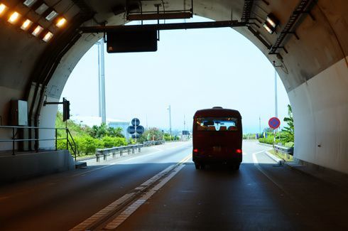 Những lưu ý khi lái xe ô tô qua hầm đường để không bị phạt?