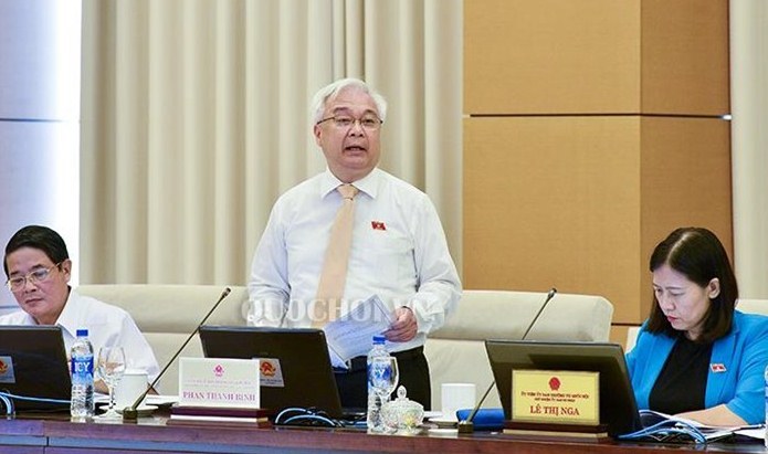 Tiếp tục đề xuất tăng lương giáo viên, miễn học phí học sinh THCS