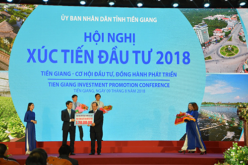 Vietcombank trao hợp đồng tín dụng cho doanh nghiệp Tiền Giang