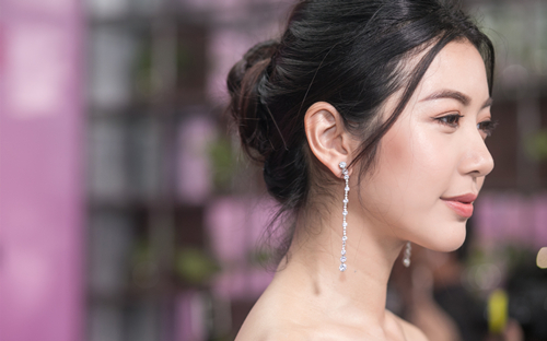 Á hậu Thúy Vân lần đầu tiết lộ về quãng thời gian u tối nhất trong đời