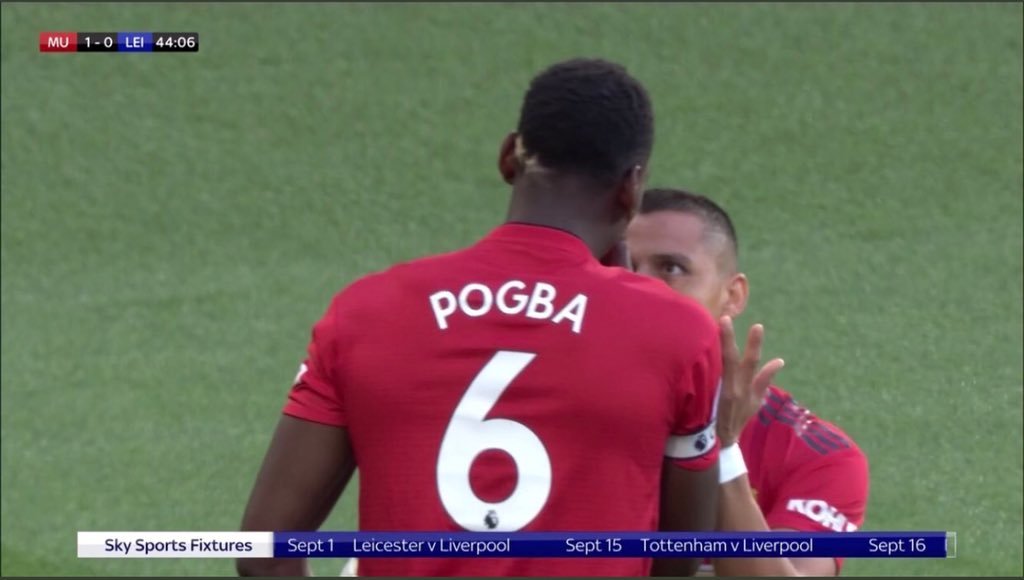{title} MU hạ Leicester: Mourinho hạ mình và cái trừng mắt của Pogba