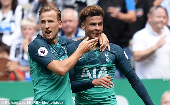 Harry Kane tịt ngòi, Tottenham thắng nhọc trận đầu mùa