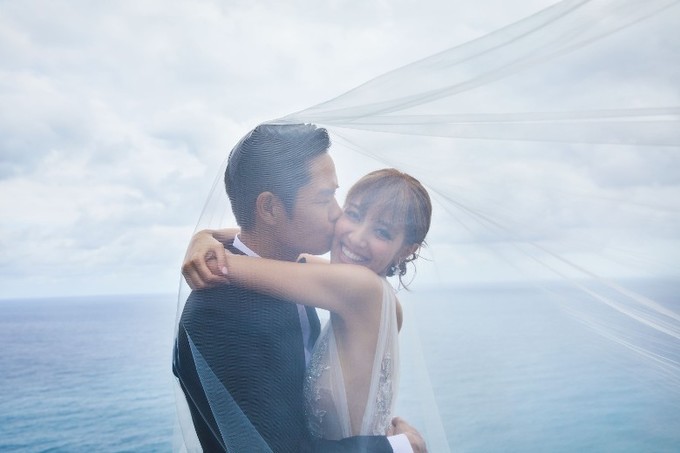 Ảnh cưới lãng mạn của Trịnh Gia Dĩnh và Hoa hậu Hồng Kông