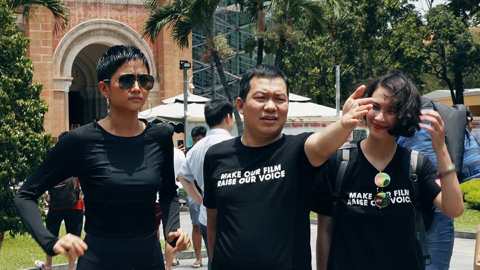 Từ công nhân bốc vác đến đạo diễn phim 60 tỷ đồng