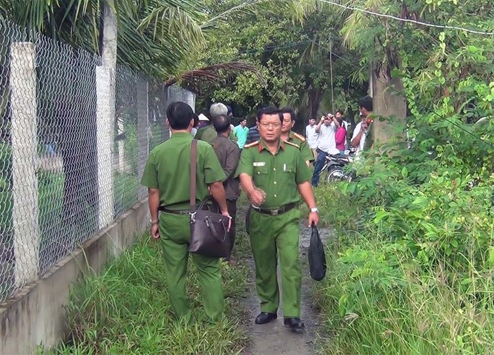 Thảm án giết 3 người ở Tiền Giang: Bắt nghi phạm ở tiệm sửa xe