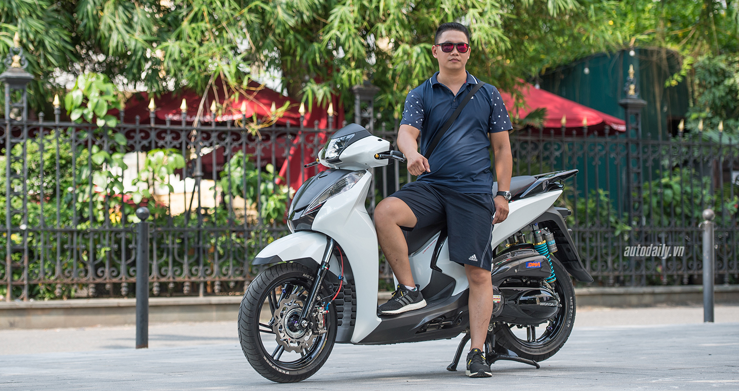 Honda SH300i độ 'khủng' có giá trị gần 500 triệu tại Hà Nội