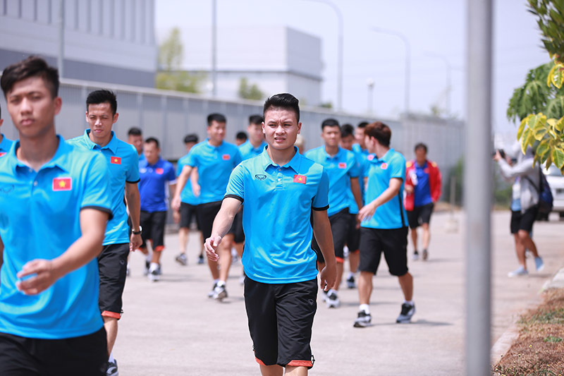 U23 Việt Nam có sân tập mới, HLV Park Hang Seo vẫn nơm nớp lo