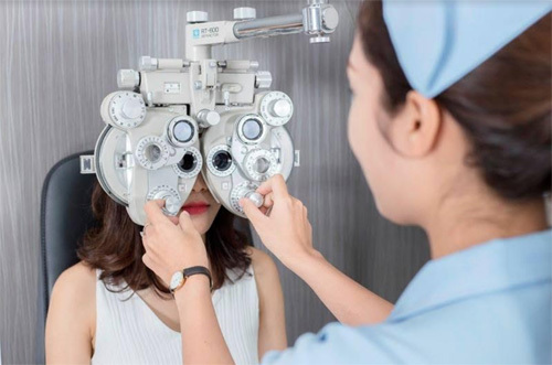 Điều trị cận, loạn thị bằng công nghệ ReLEx SMILE