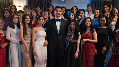 Chàng Việt kiều bị cả 3 cô gái từ chối ngay tập đầu The Bachelor