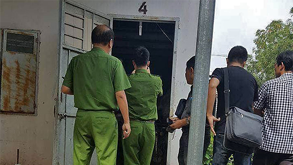 3 người trong một nhà chết trên vũng máu trong phòng trọ
